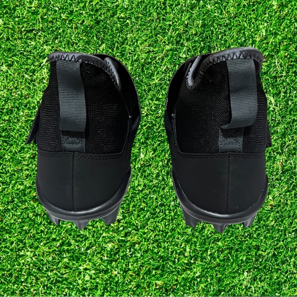 Nike Men’s Alpha Menace Pro 2 Mid Black/White Football Cleats - Picture 4 of 5